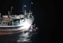 गुजरात : कोर्ट ने 10 पाक नागरिकों को गुजरात ATS की हिरासत में भेजा गुजरात : कोर्ट ने 10 पाक नागरिकों को गुजरात ATS की हिरासत में भेजा