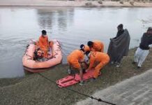 सुसाइड : बेटे को पेट से बांधकर नहर में कूदी मां…छह दिन बाद नहर में तैरता हुआ मिला शव सुसाइड : बेटे को पेट से बांधकर नहर में कूदी मां...छह दिन बाद नहर में तैरता हुआ मिला शव