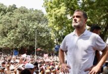 चुनाव आयोग के खिलाफ विपक्ष का दिल्ली में प्रदर्शन आज भी जारी, मंगलवार को कई सांसद हिरासत में लिए गए